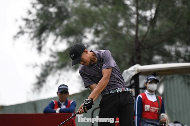 Huang Akira Long Đình 