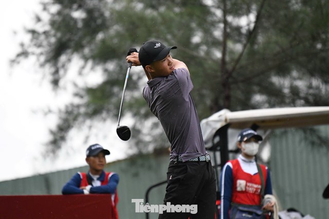 Huang Akira Long Đình 
