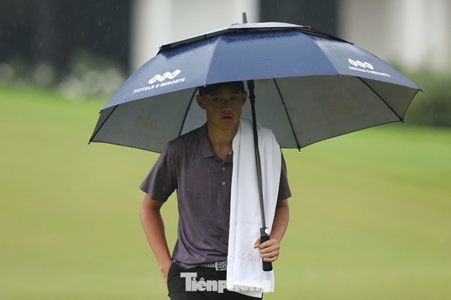 Huang Akira Long Đình 