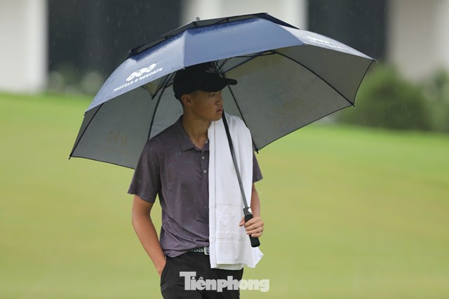 Huang Akira Long Đình 