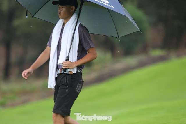 Huang Akira Long Đình 