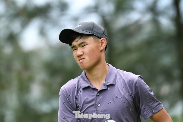 Huang Akira Long Đình 