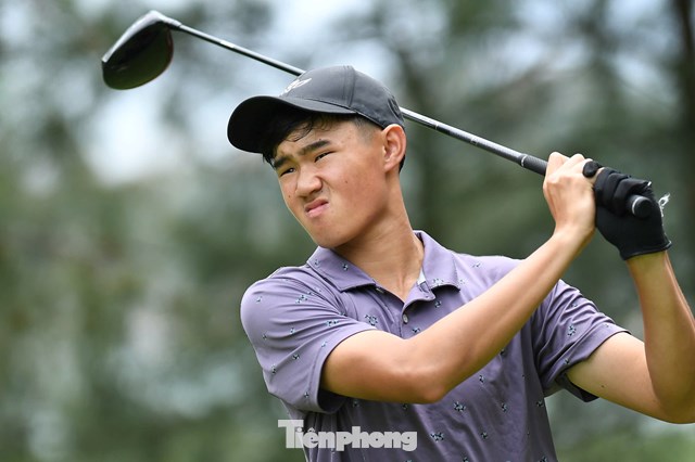 Huang Akira Long Đình 