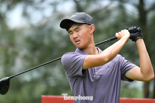 Huang Akira Long Đình 