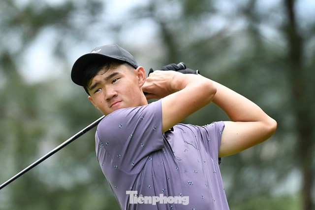 Huang Akira Long Đình 