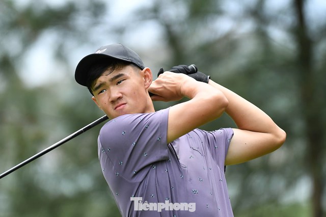Huang Akira Long Đình 