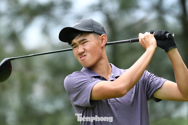 Huang Akira Long Đình 