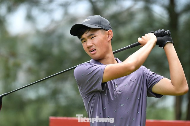 Huang Akira Long Đình 