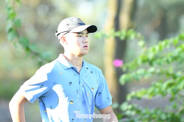 Huang Akira Long Đình 