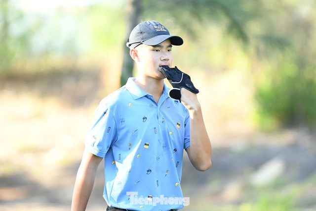 Huang Akira Long Đình 