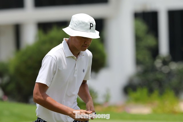 Huang Akira Long Đình 