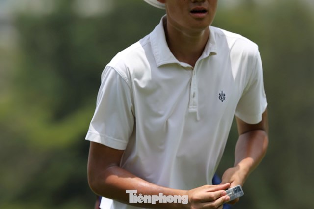 Huang Akira Long Đình 